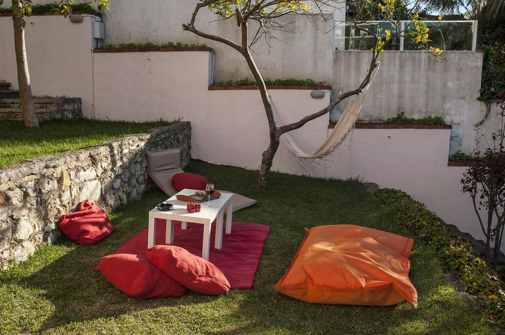 Estoril Beach House Hostel Exterior photo